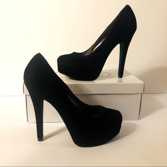 Shoes - Michael size 7.5 M black heeled shoes